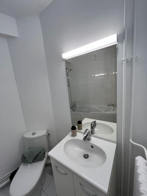 Modern Apartment Near The Eiffel Tower, 45M Paris Eksteriør billede